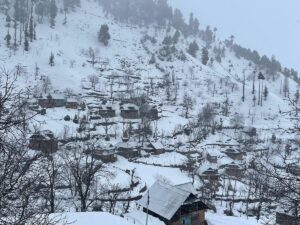 Snowfall in kashmir sonmarg district 