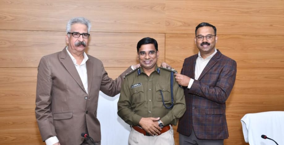 Ghazipur News: Dr. Santosh Kumar Singh, DIG in Chhattisgarh